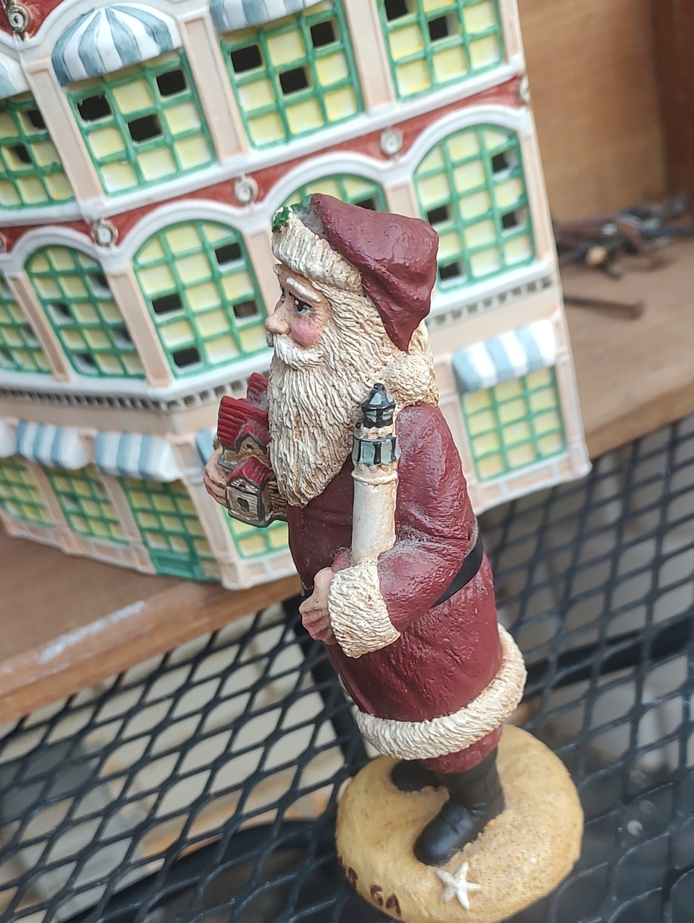 Santa,St Simons,. Georgia,With Lighthouse - Picture 3 of 8